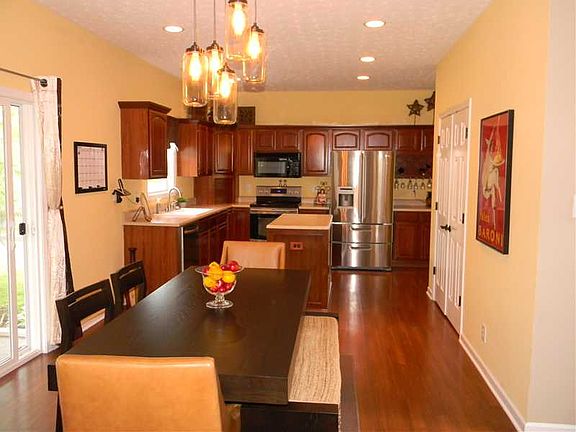 5th image of 10129 Stockwell Dr