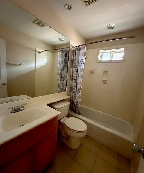 2913 N 31st St #3 — Photo 7