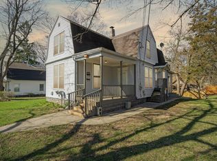 1216 Maple Ave, Jackson, MI 49203