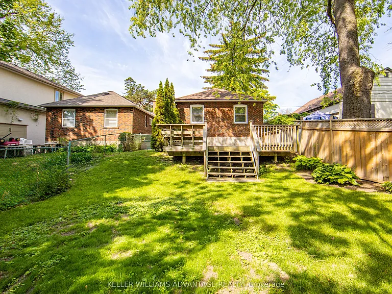 57 Red Deer Ave — Photo 13