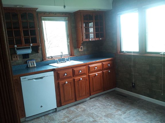 3rd image of 2229 Longyear Ave