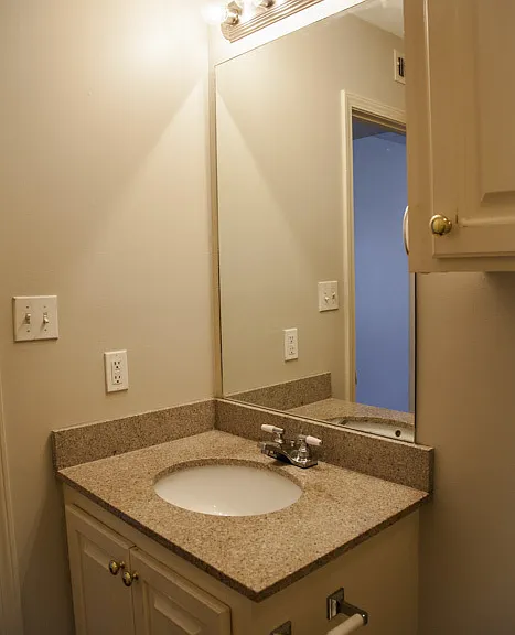 403 N 39th Ave — Photo 10