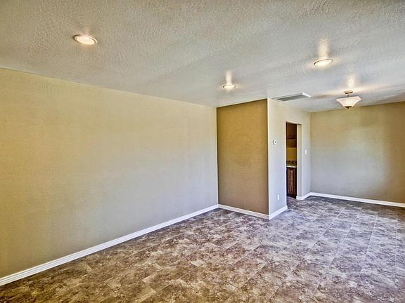 4th image of 1555 W 1st Pl