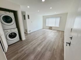 655 Westminster Ave, Venice, CA