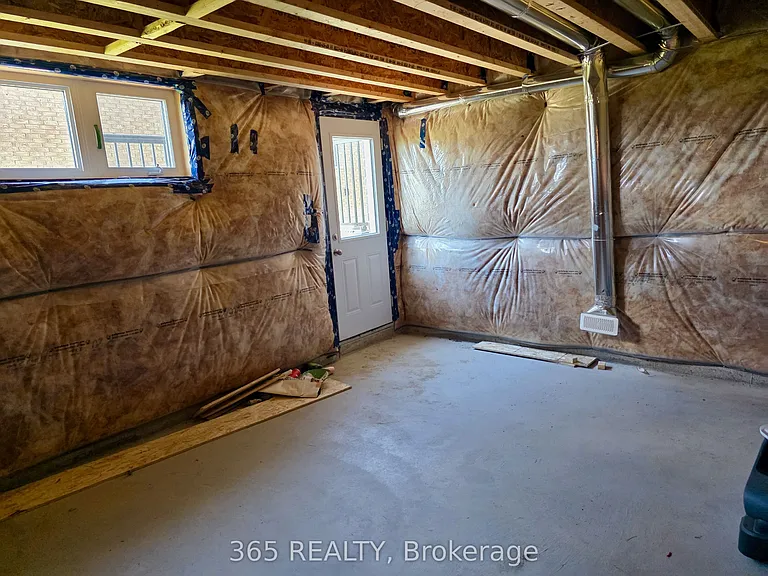 223 Warden St — Photo 48