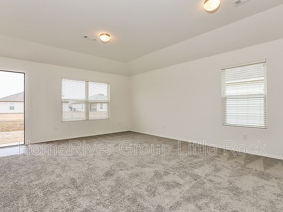 3rd image of 1900 Peony St