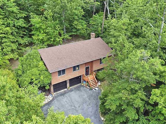 3rd image of 2942 Hopkins Dr
