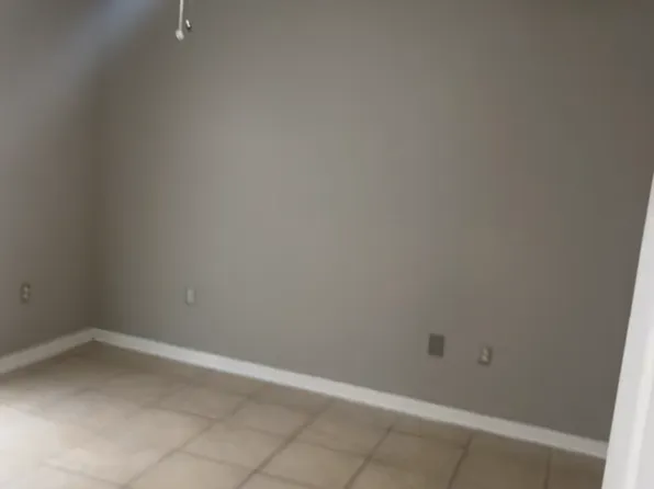 3721 Kings Dr, Chalmette, LA 70043