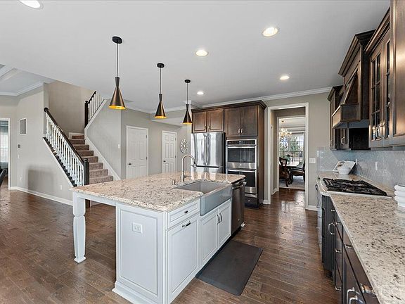 3rd image of 6962 Roberts Park Dr
