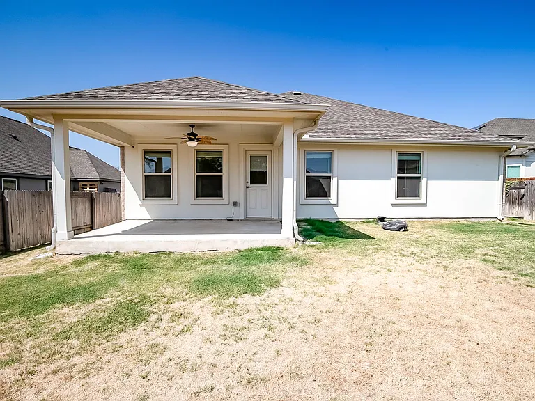 105 Meadow Wood Cv — Photo 9