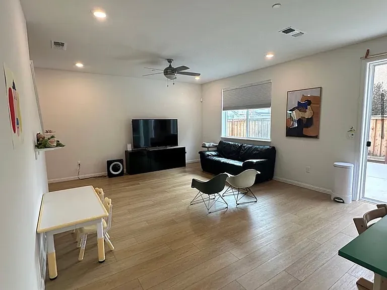 1483 Laurel Creek Dr — Photo 9