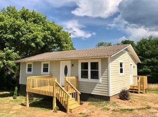 224 Jackson Loop Rd, Flat Rock, NC 28731