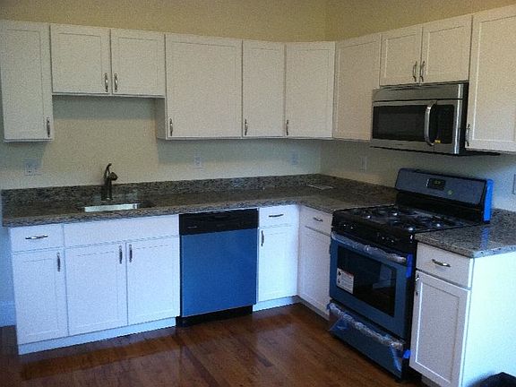 3rd image of 102 Saratoga St #1