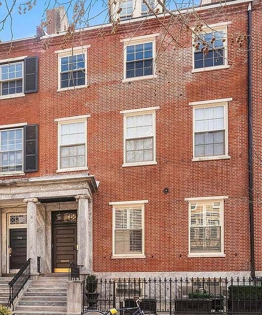 1st image of 918 Spruce St APT 8