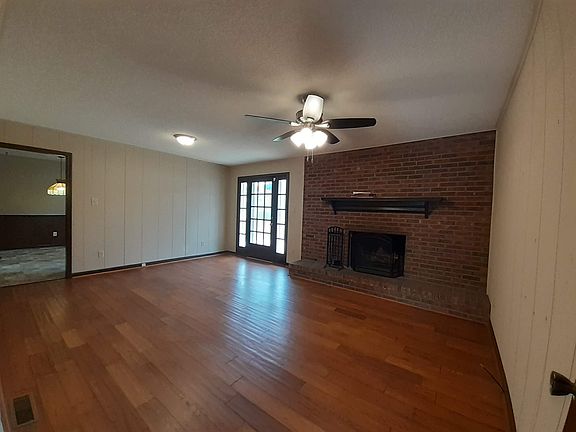 2nd image of 608 Pimlico Dr