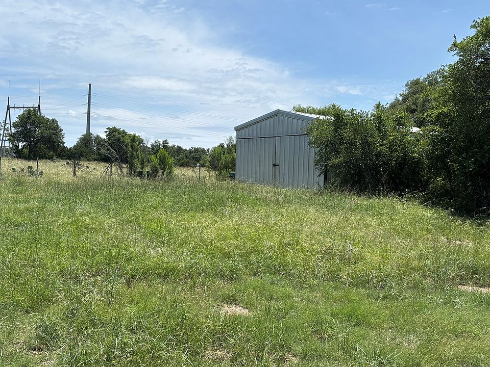 2nd image of 1068 N Highway 377