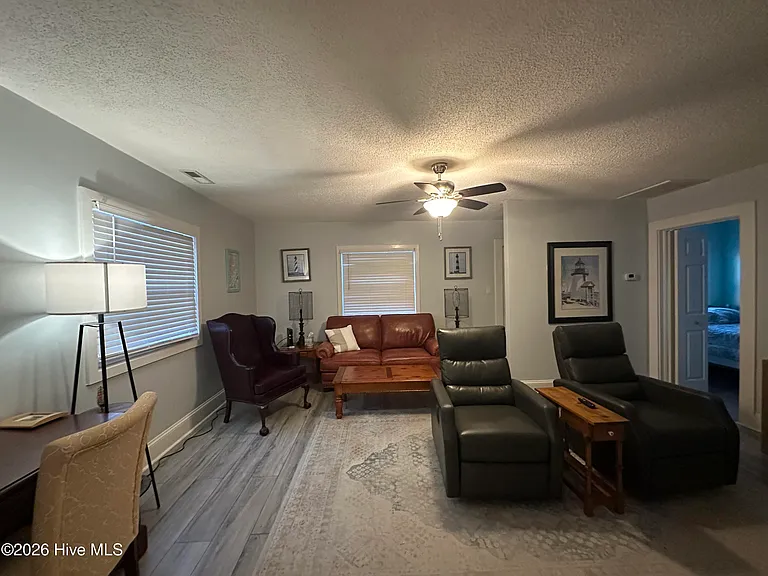 302 N Shores Rd — Photo 3