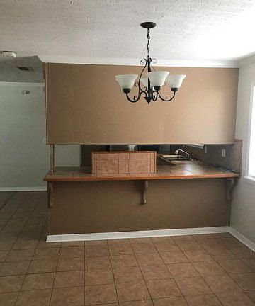 2nd image of 206 Greenbriar Dr