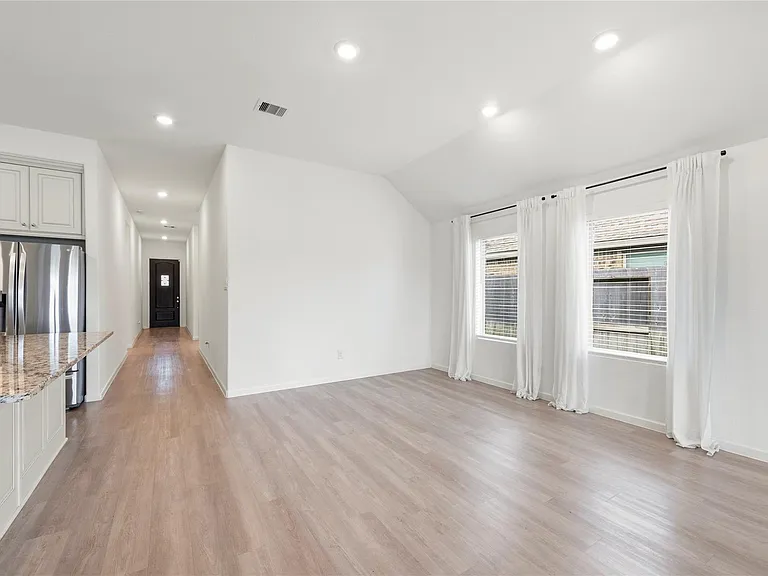 29338 Sweet Orange Ct — Photo 6