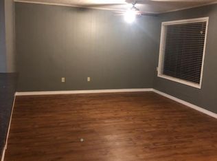 910 Magnolia St, Lake Jackson, TX 77566