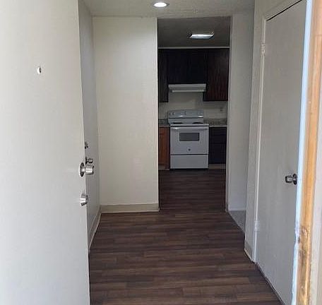 3rd image of 1625 Knickerbocker Ct