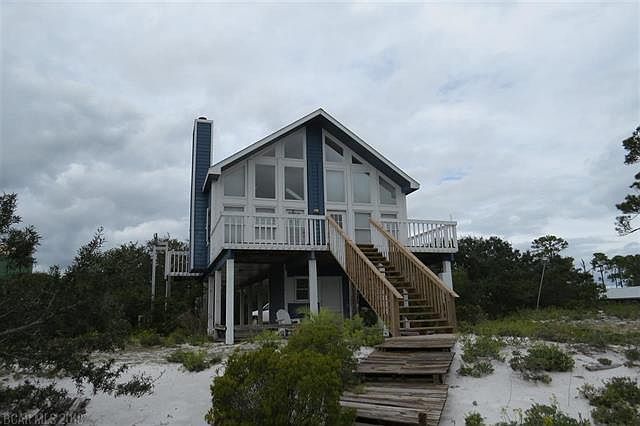 150Ft of Private Sandy Shore