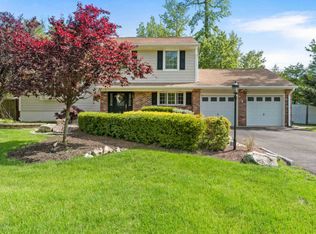 30 Birmingham Dr, Manalapan, NJ