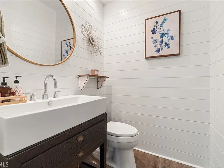 11 Willowglade — Photo 24