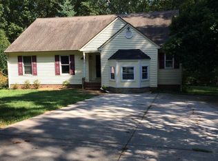 11002 Sunfield Dr, Midlothian, VA 23112