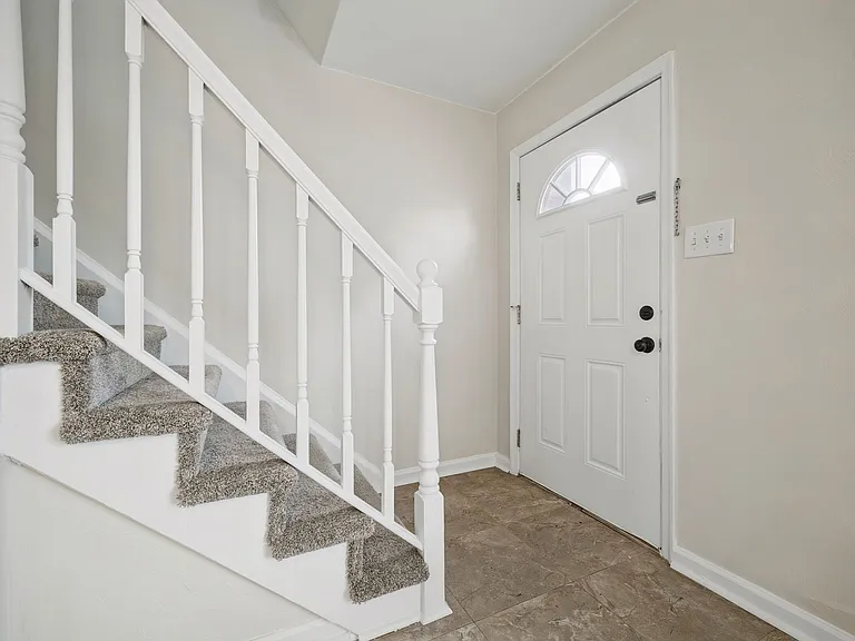 1216 Green Cedar Ln — Photo 5
