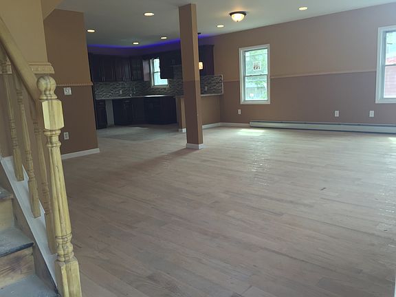 3rd image of 140-14 116th Avenue