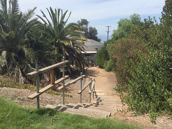 3rd image of 888 Moana Dr