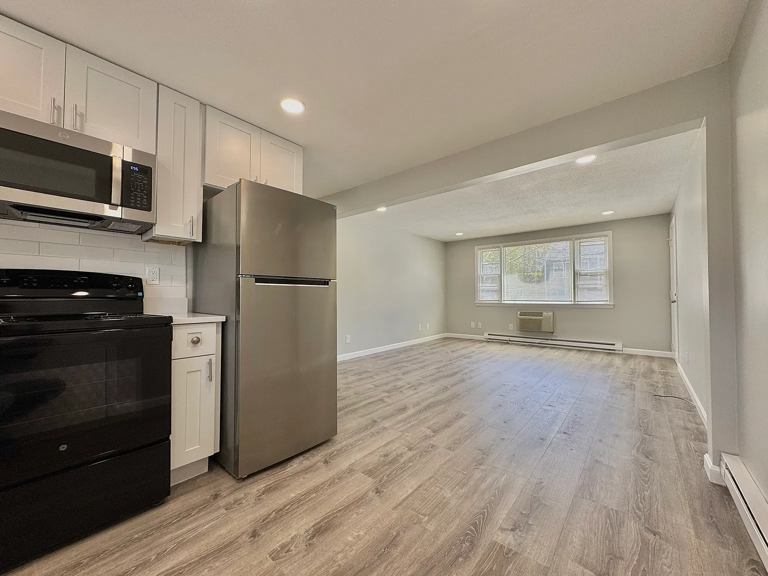 50 Heard Street - 2R — Photo 2