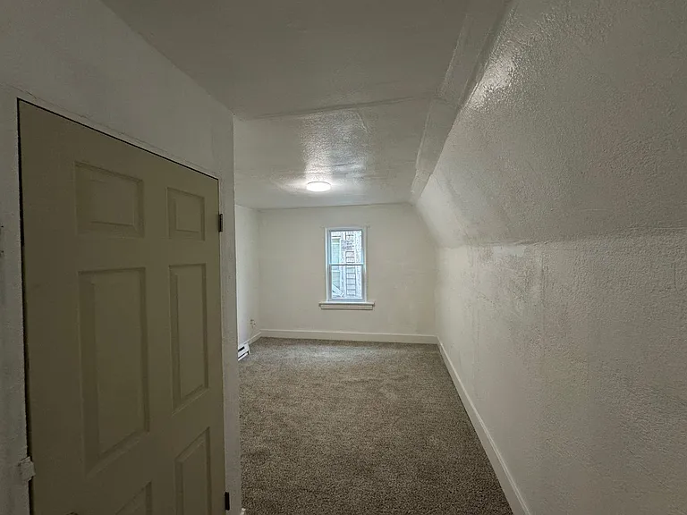211 Reifert St — Photo 8