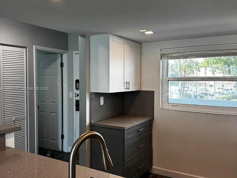 4000 NE 170th St #206 — Photo 8