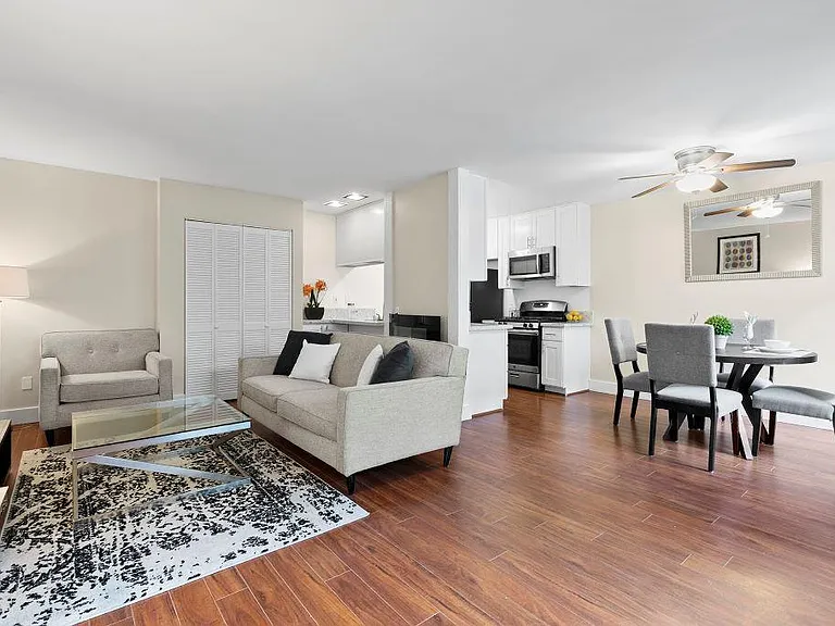 Casa De Marina Apartments — Photo 25