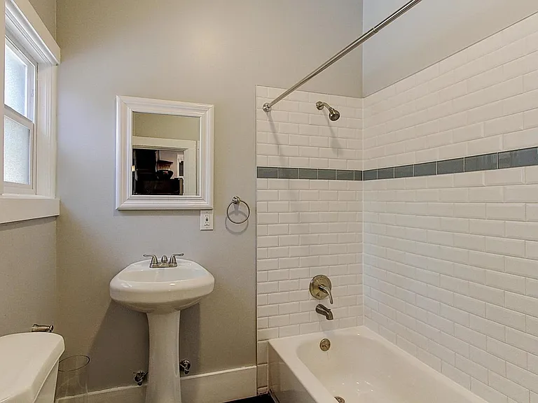 504 W 8the Ave — Photo 6