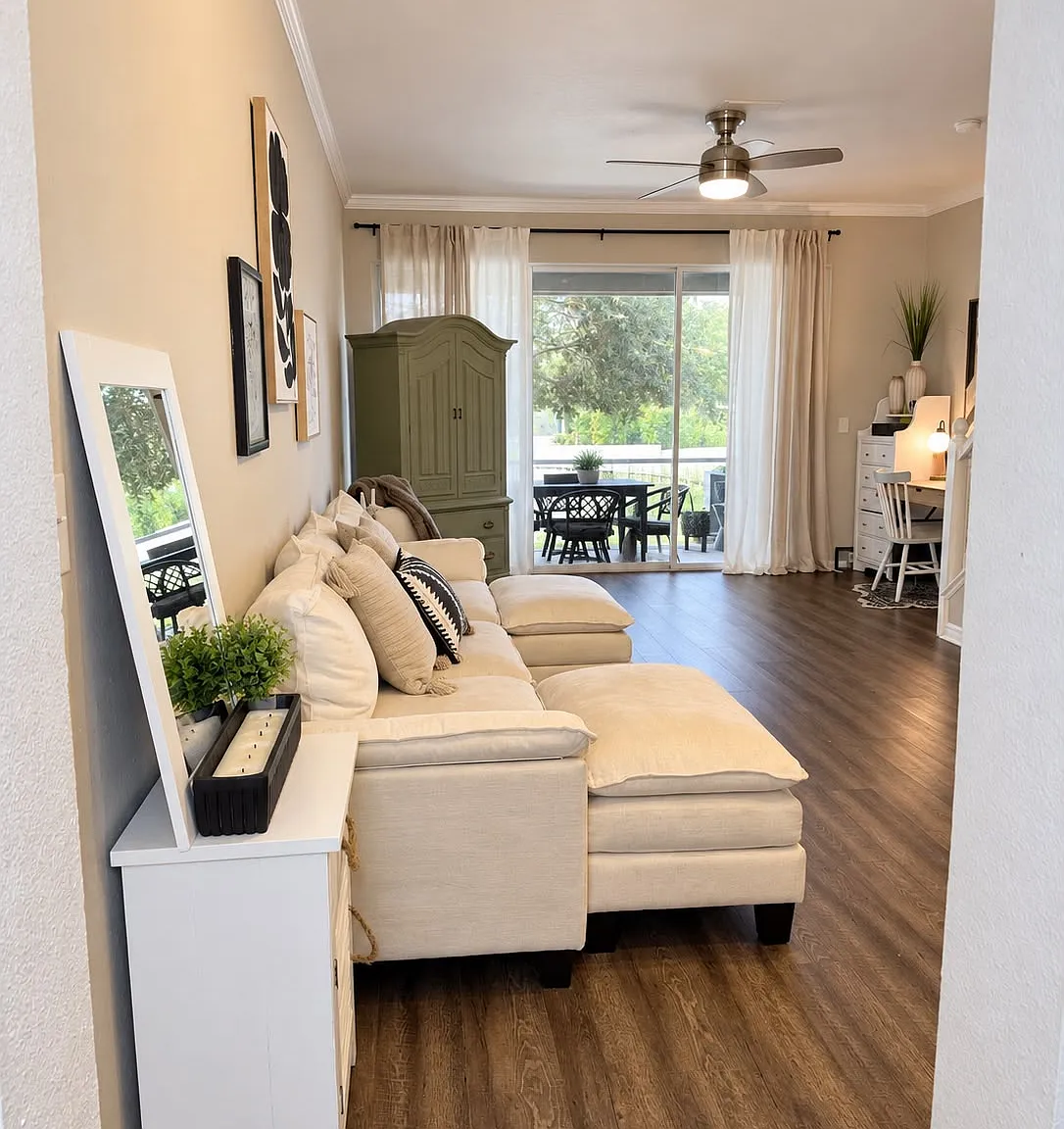 2 bed, 2.5 bath, 1272 sqft, $2,200 — Photo 4