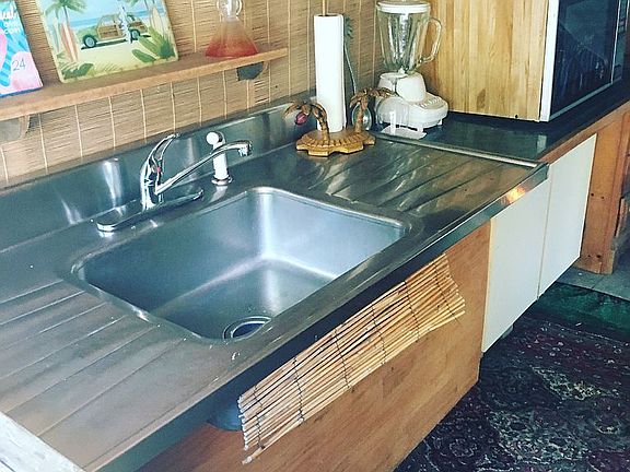 Cold water sink in Tiki bar