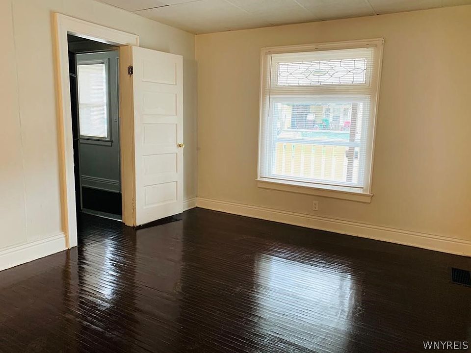 52 Kamper Ave Buffalo, NY, 14210 Apartments for Rent Zillow