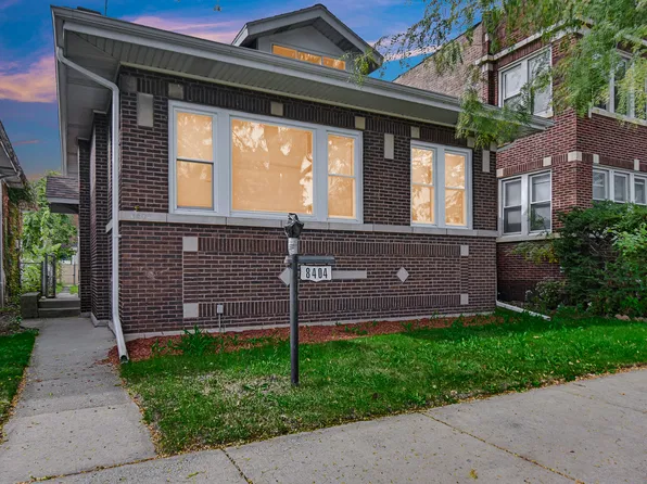 8404 S Oglesby Ave, Chicago, IL 60617