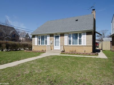 5258 Lee St, Skokie, IL, 60077
