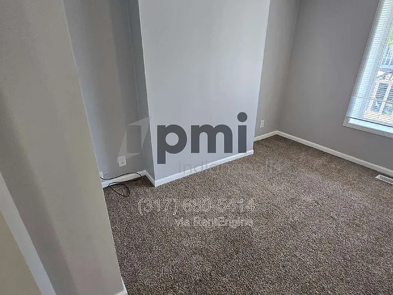 153 S Cypress Ave — Photo 31