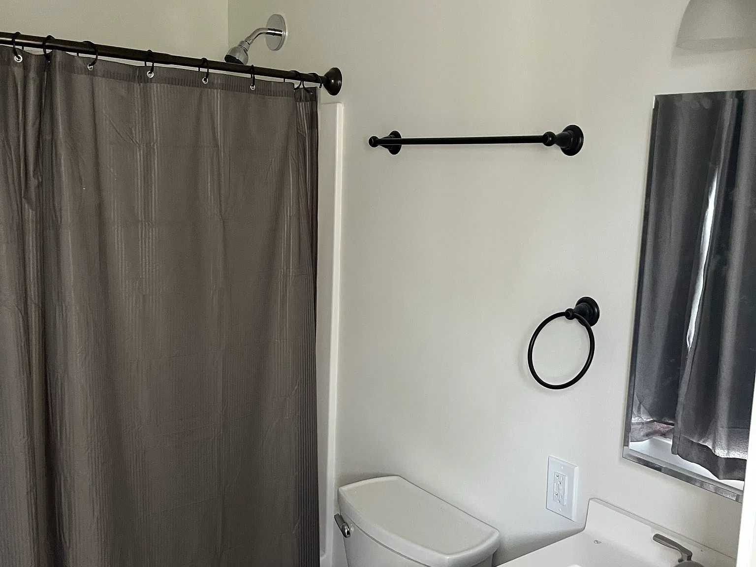 4 bed, 1800 sqft, $1,900 — Photo 3