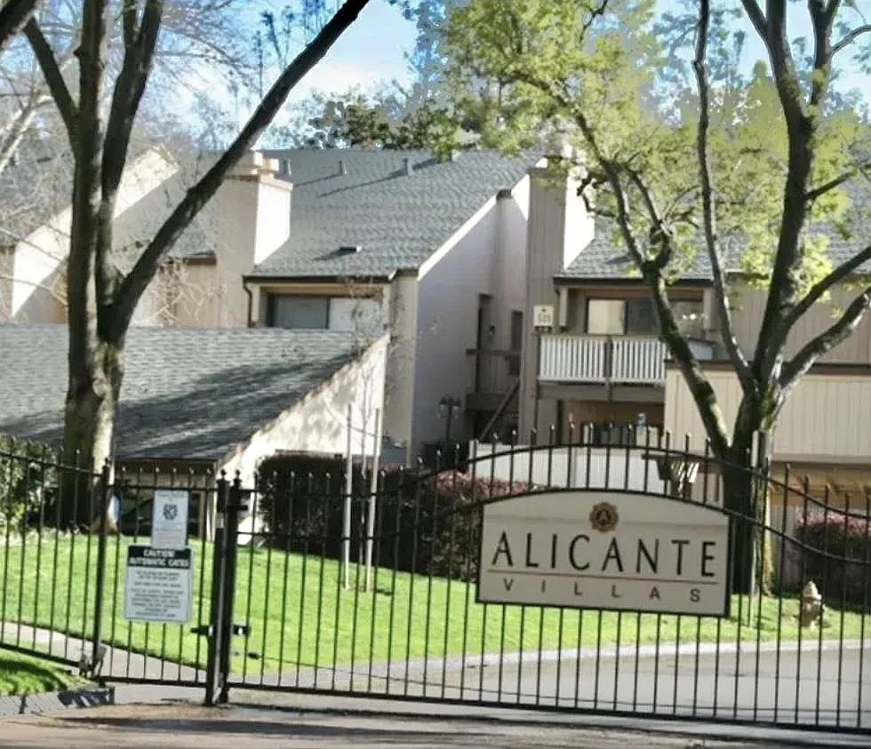 523 Woodside Oaks APT 3 photo 1