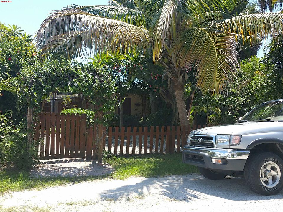 1st image of 140 Mid Island Dr