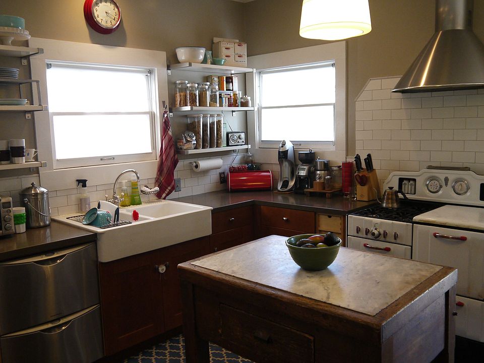 2nd image of 2294 W 20th St