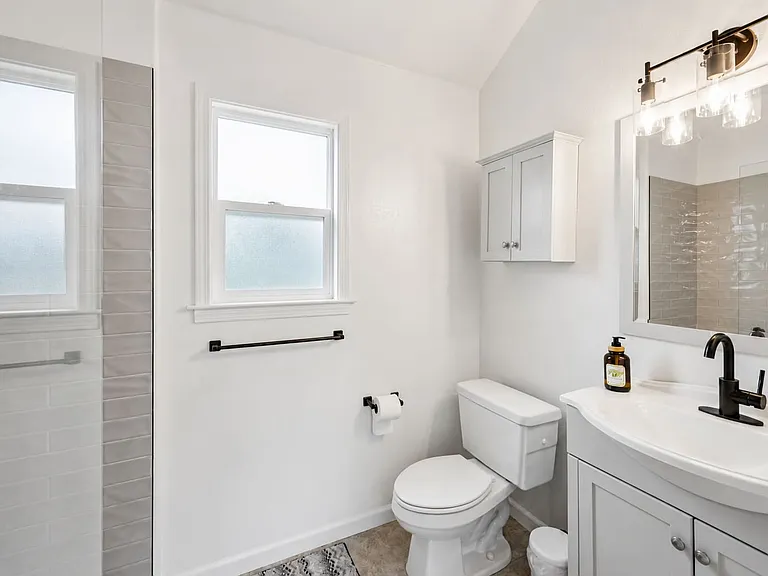 121 Laurel Ave — Photo 17