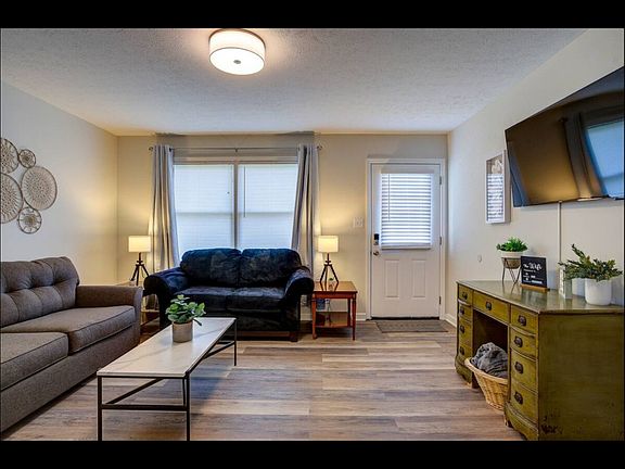 3rd image of 546 Hill Dr #544