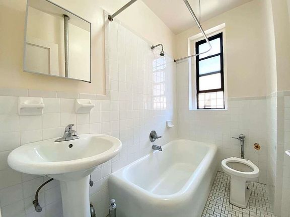5th image of 147 W 230th St #D1